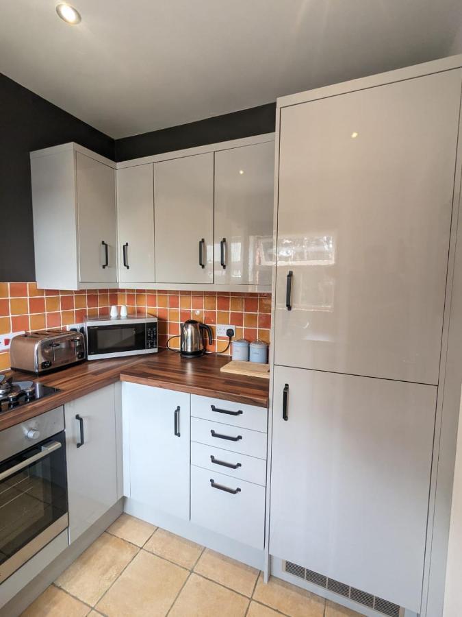 Stylish Modern Apartment, Free Secure Parking Allesley Exterior foto